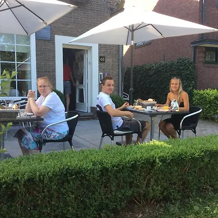 Oranje Hotel 2*