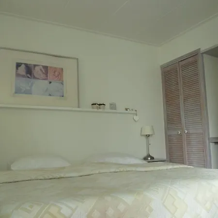 Hotel Oranje 2*