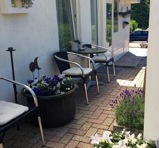 奥尔兰耶酒店 法尔肯堡